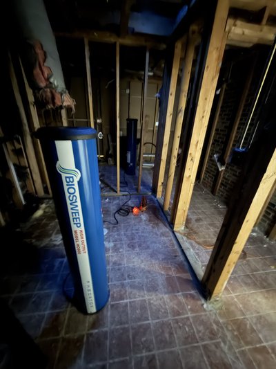 This restaurant had a fire that caused the kitchen, offices, bathrooms, and dining area to smell like smoke. After removal of the fire damaged source material, we treated and removed the smoke smell. Beginning to end, this project took us less than 24 hours.